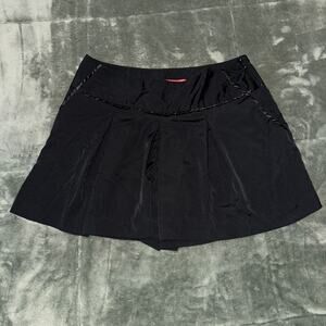 Elle Shorts Women's 8 Black Pleated Side Zip Pockets Casual Y2K Skort Mini